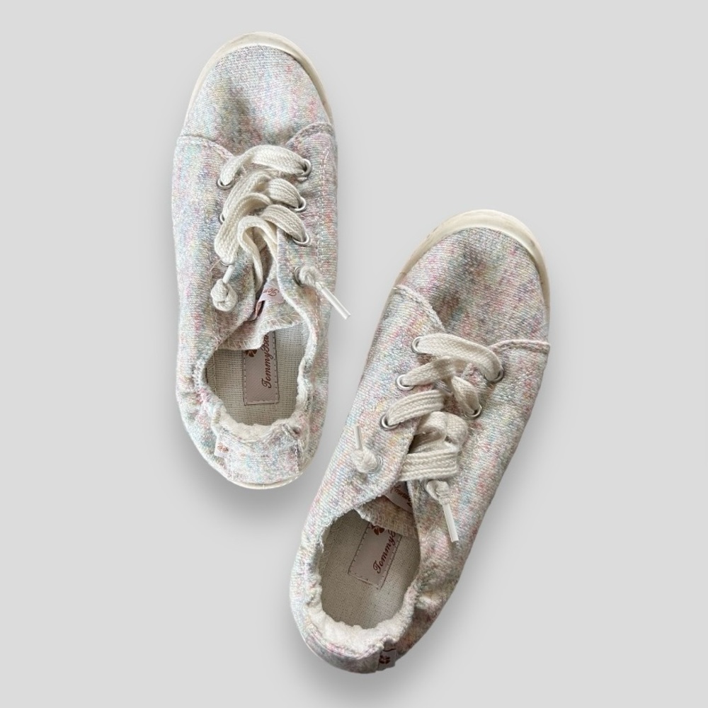 Pastel Tommy Bahama slip on sneakers size 7